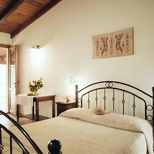 Vakantieboerderij Su Leunaxiu, Solèminis